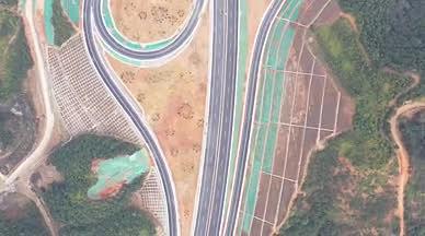 高清俯拍大型高速公路枢纽视频的预览图